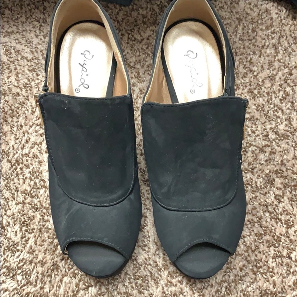 Quipid brand black heels